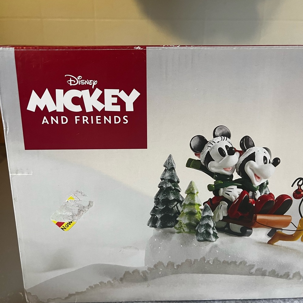 St. Nicholas Square Mickey & Friends Hand Painted Mickey & Minnie Sleigh Ride - Picture 8 of 12